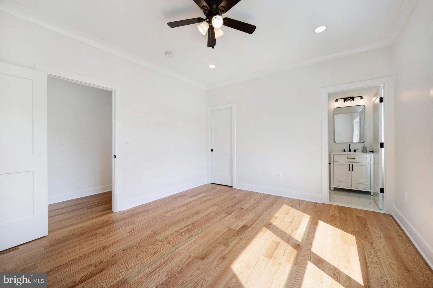 132 N Earley Street photo 24