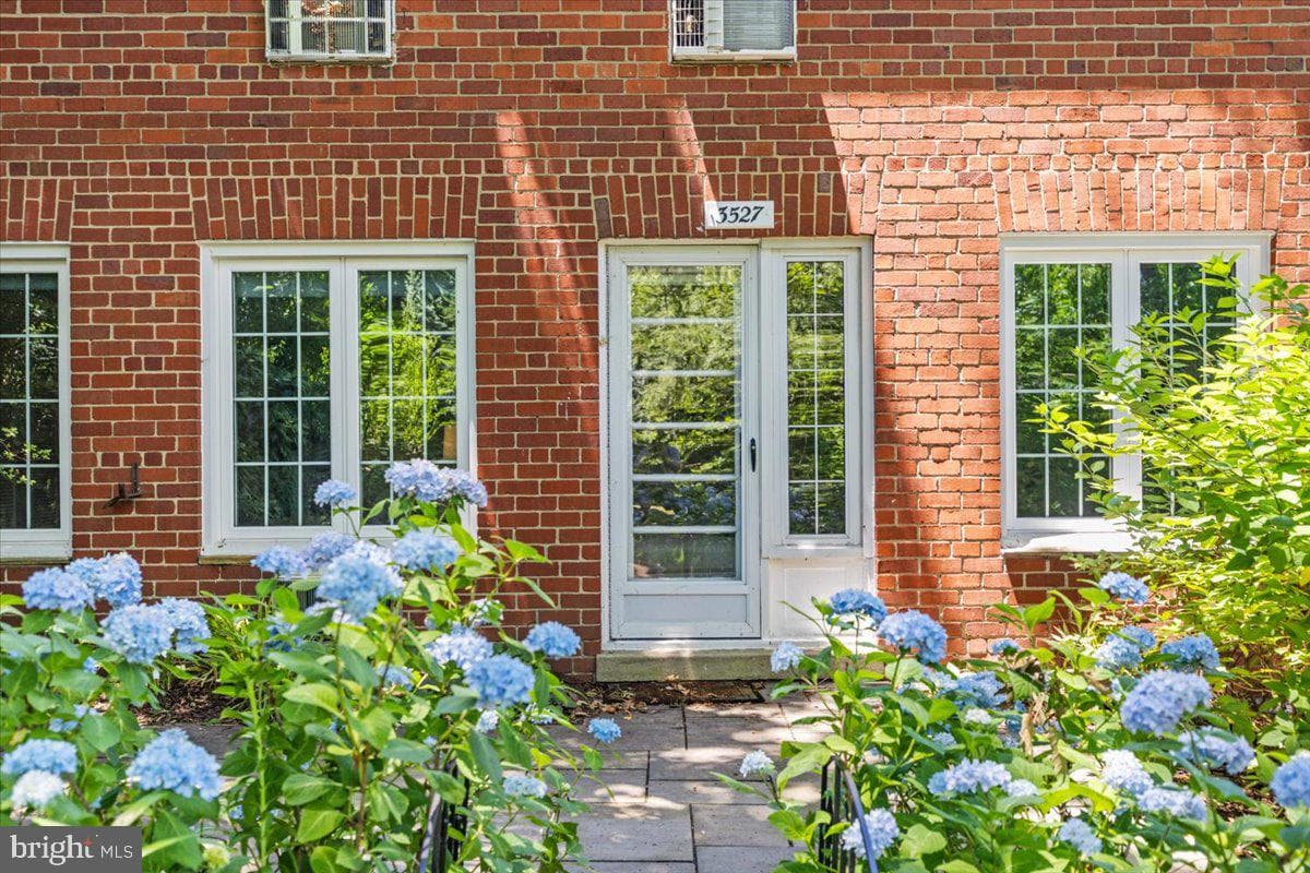 3527 Martha Custis Drive photo 22