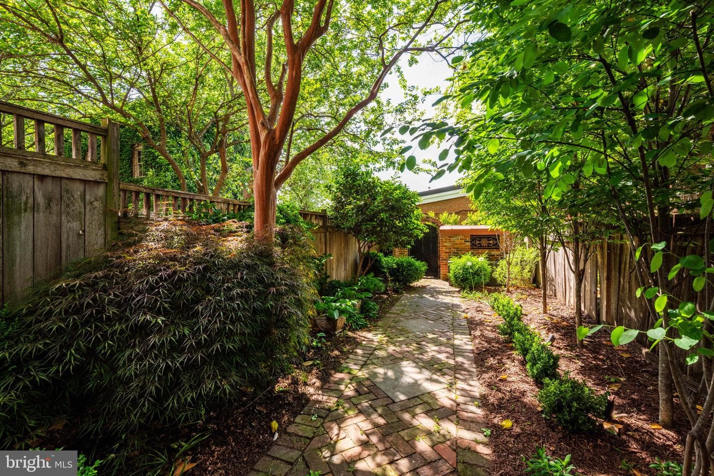 515 S Fairfax Street photo 67