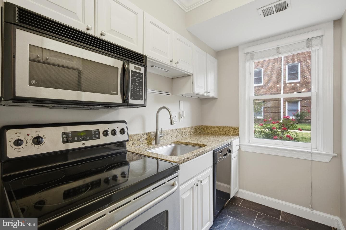 718 S Washington Street #101 photo 3