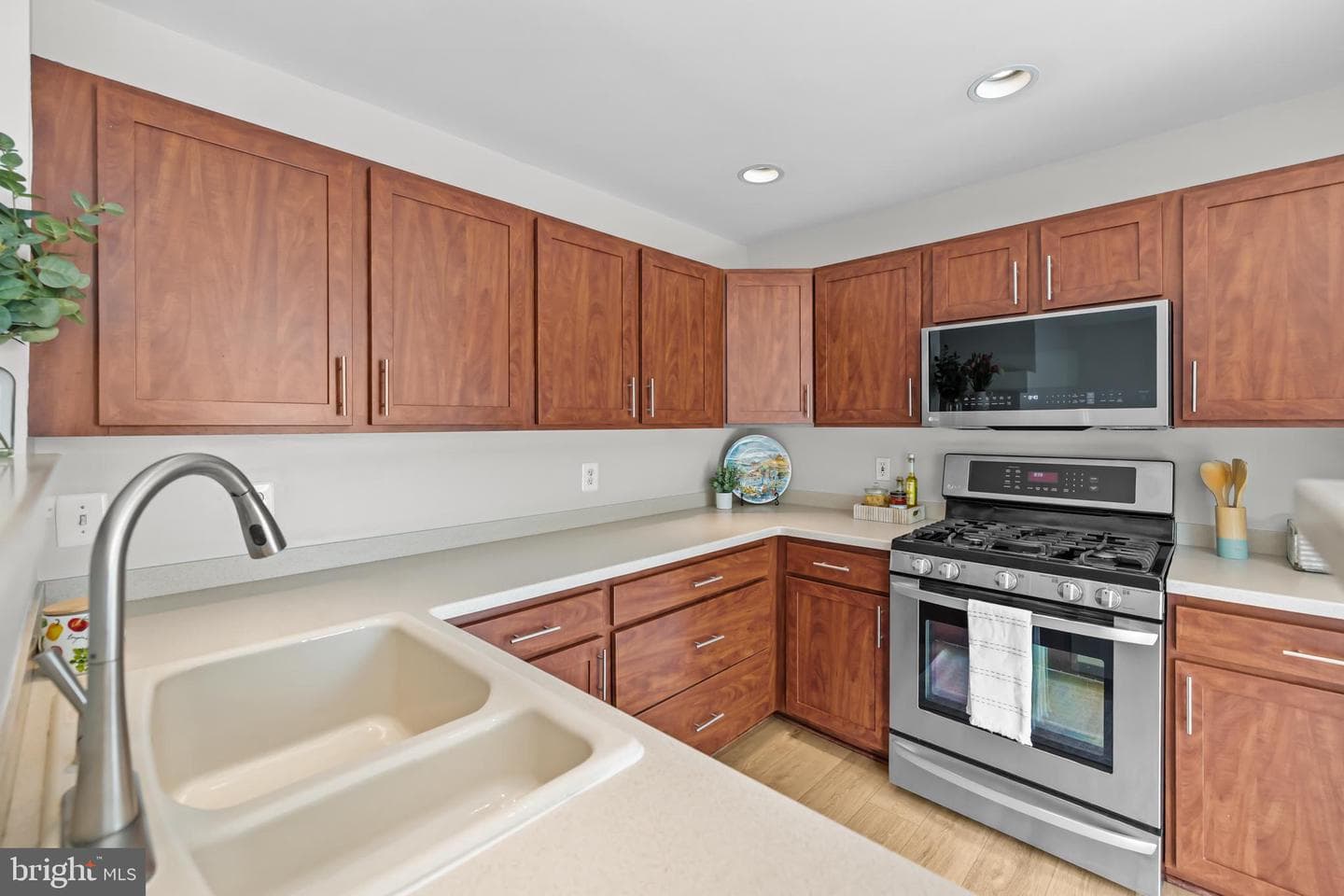 5071 Kilburn Street photo 23