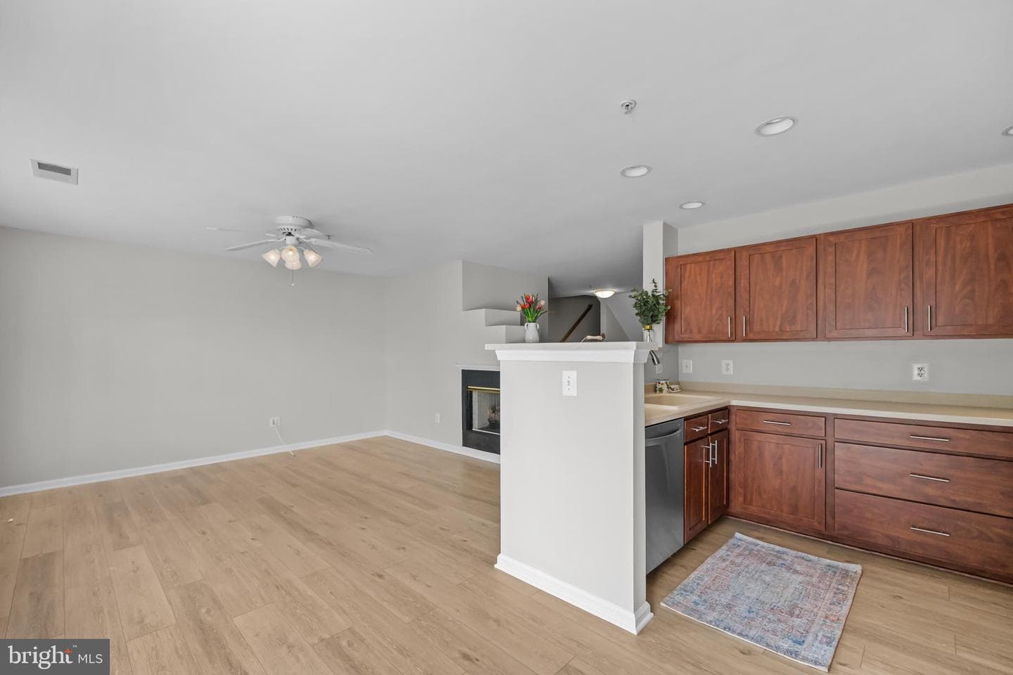 5071 Kilburn Street photo 24