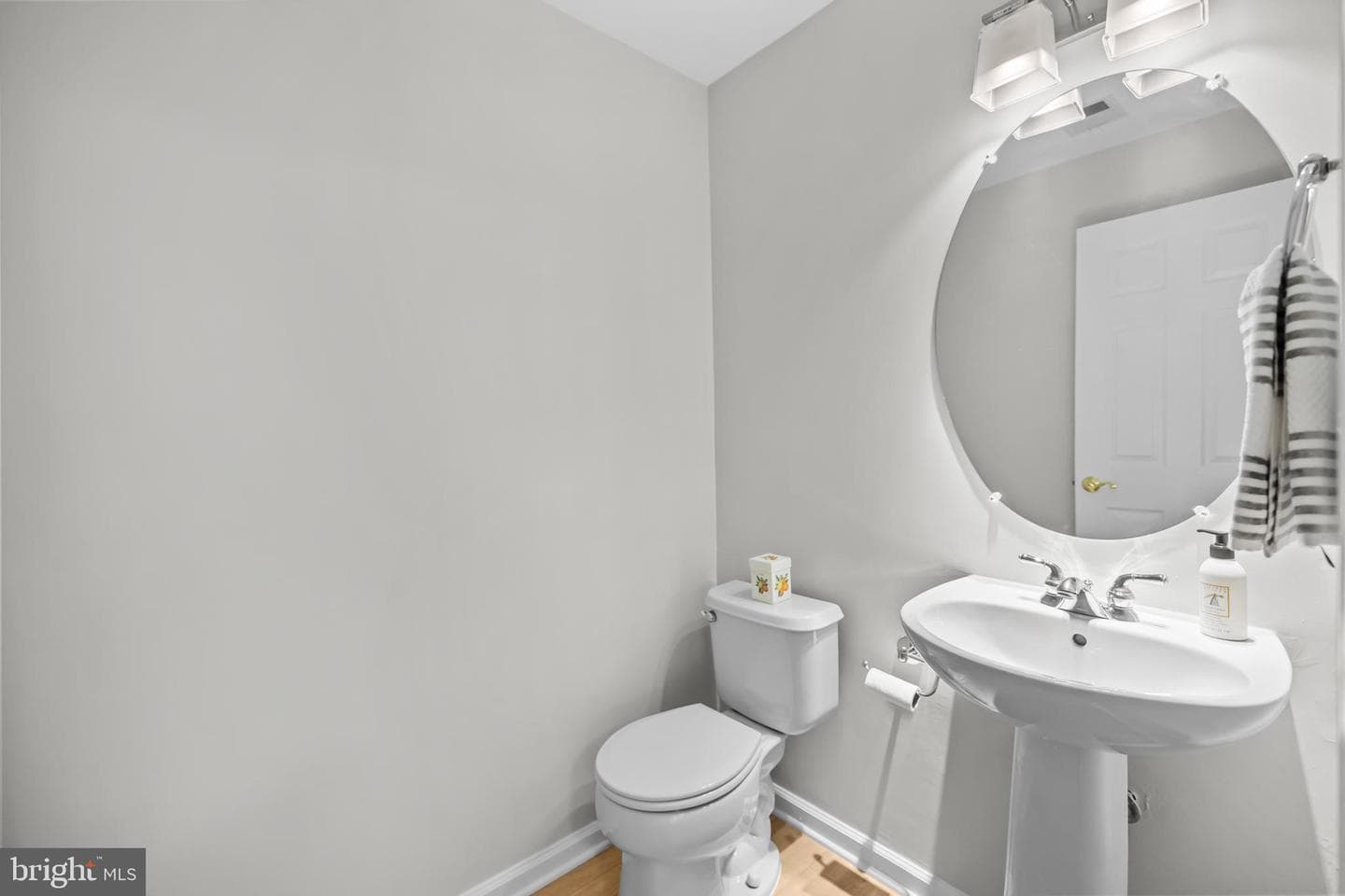 5071 Kilburn Street photo 25