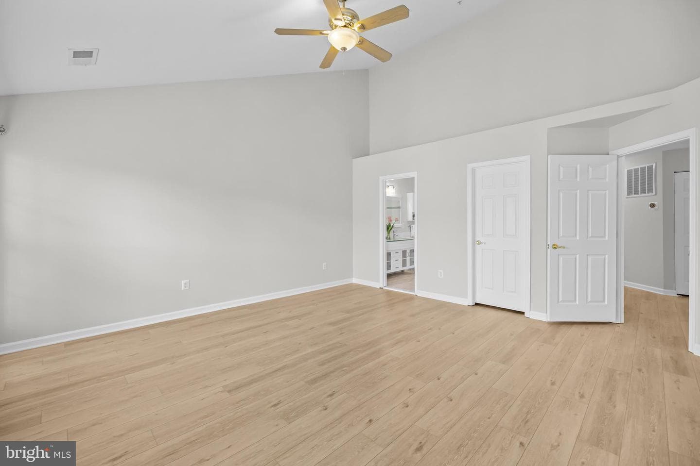 5071 Kilburn Street photo 32