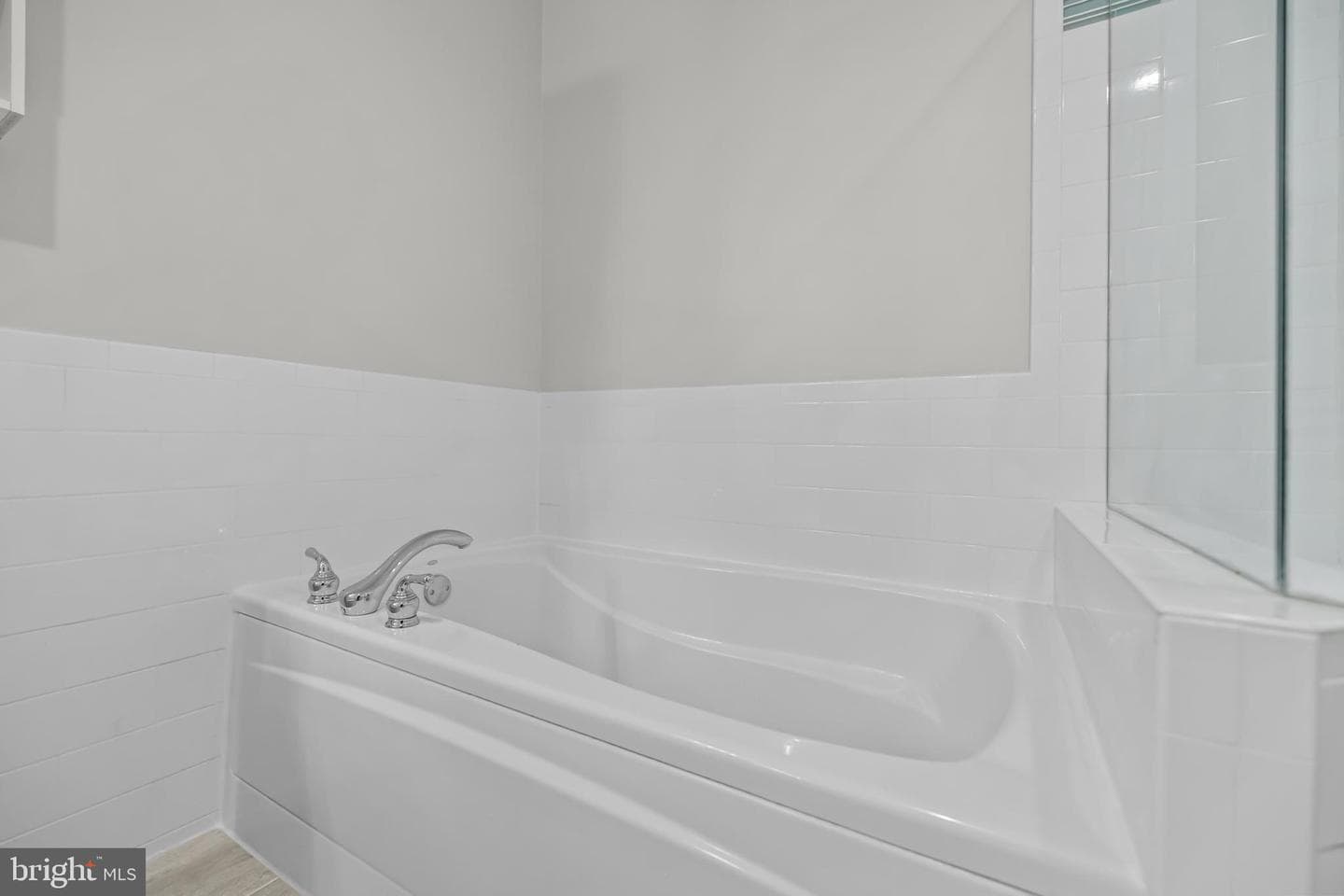 5071 Kilburn Street photo 36