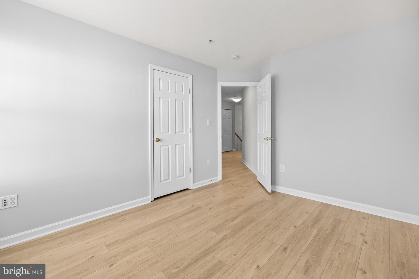 5071 Kilburn Street photo 46