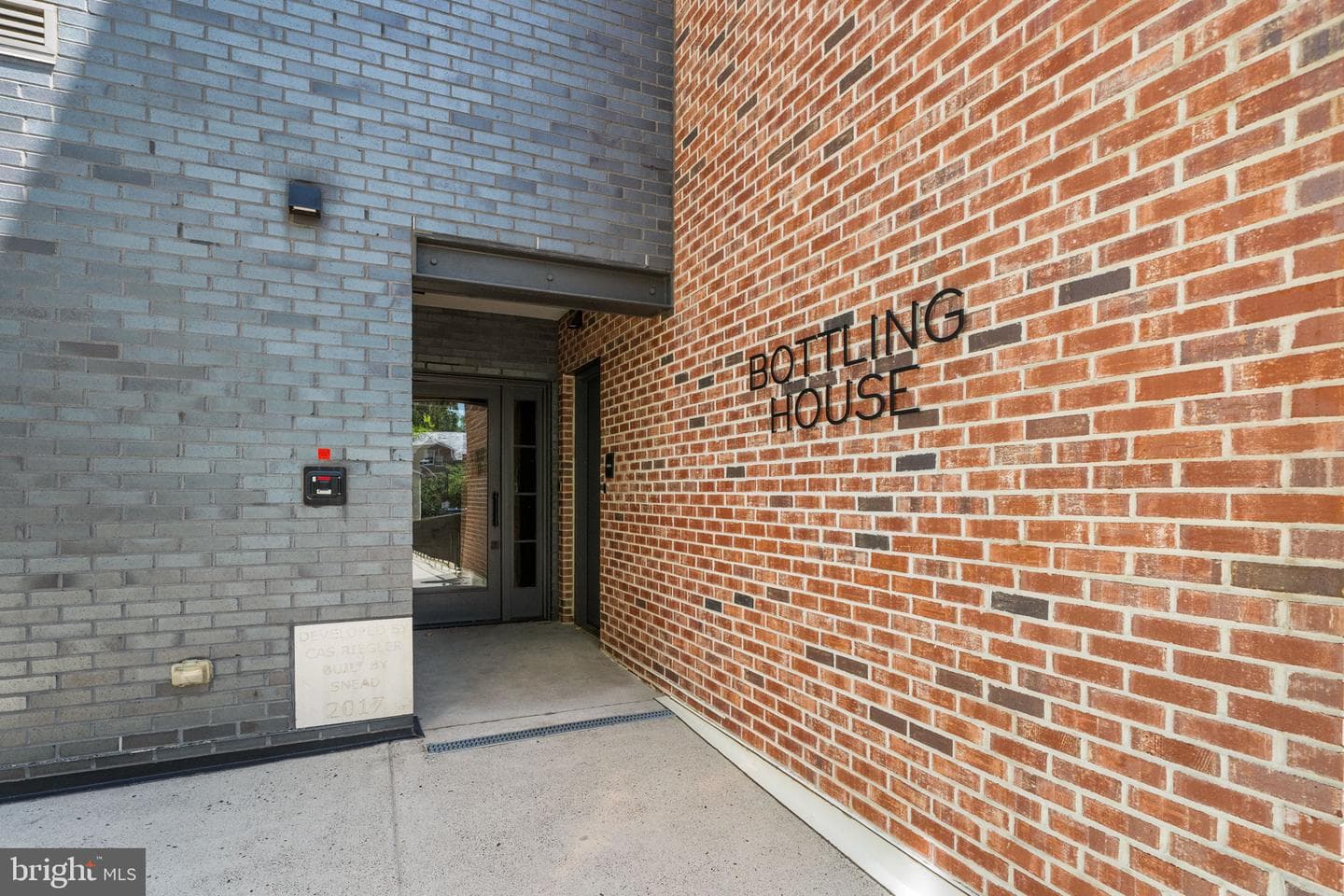 521 N Washington Street #101 photo 29