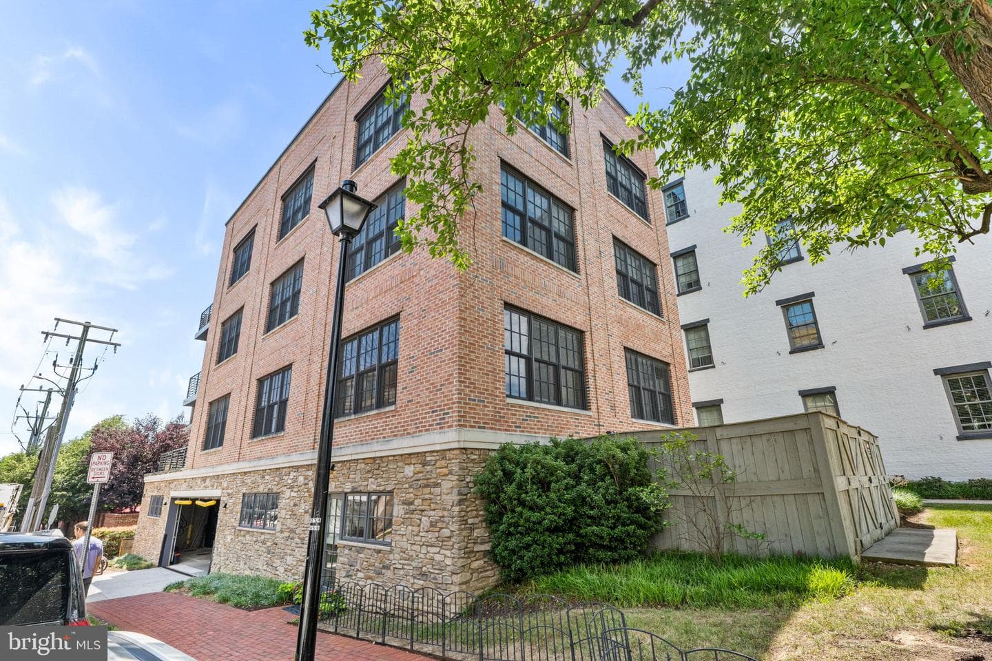 521 N Washington Street #101 photo 35