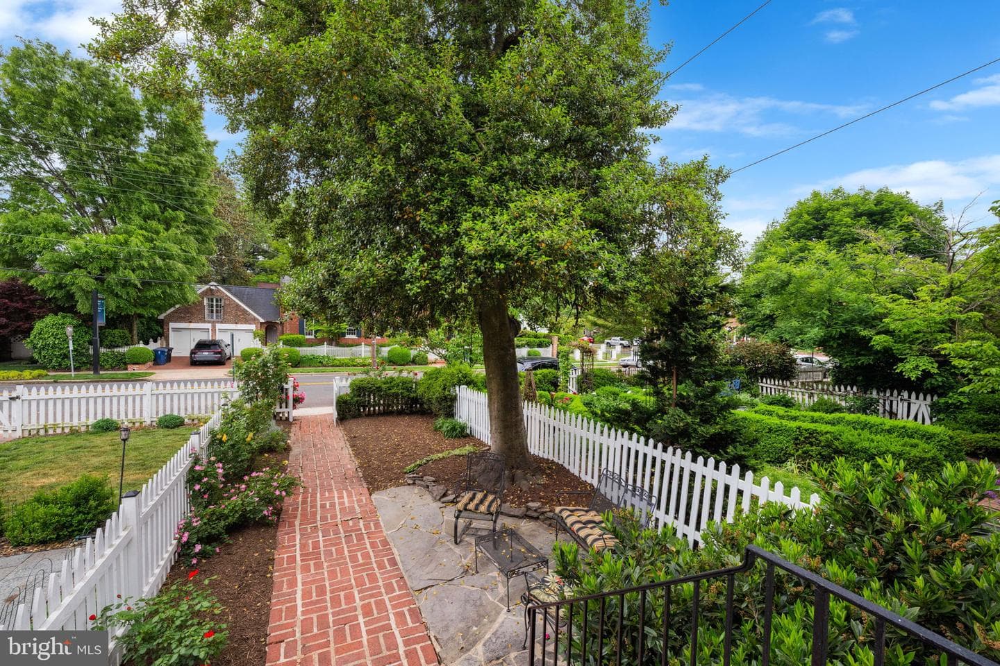 411 Franklin Street photo 9