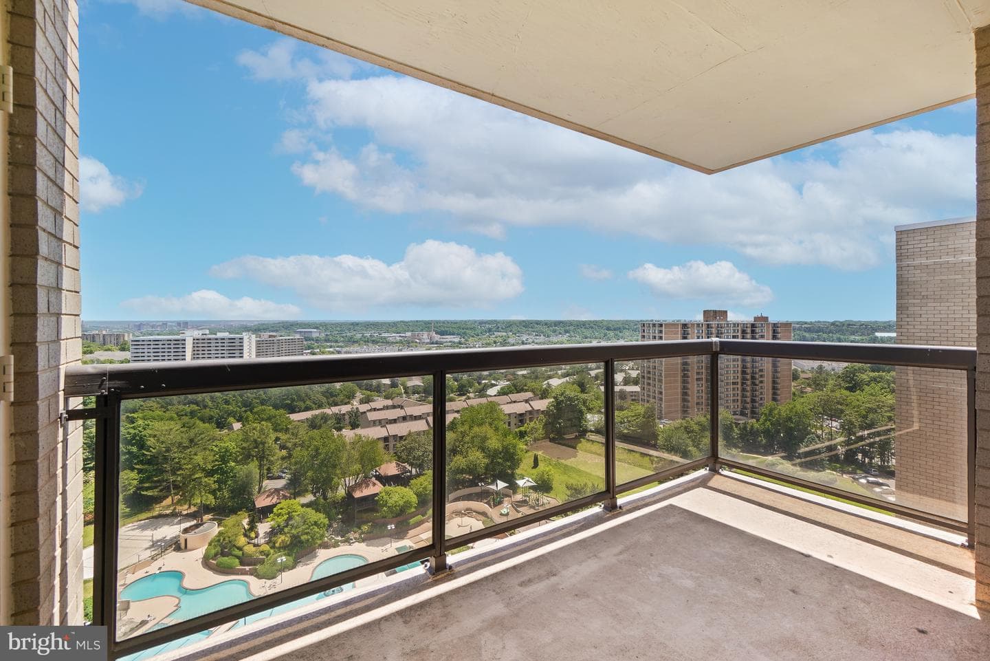 205 Yoakum Parkway #1809 photo 2