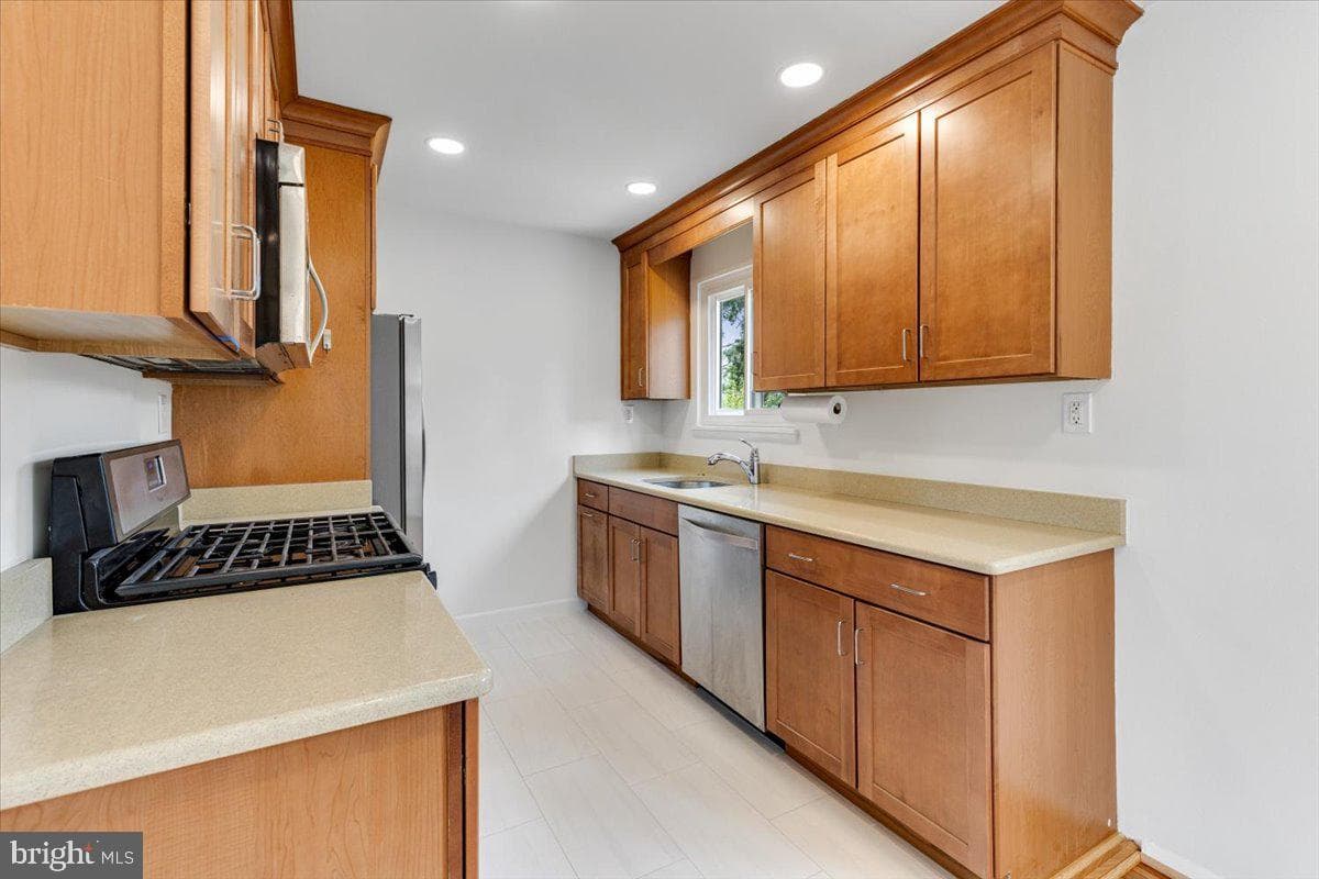 2510 N Shelley Street photo 9