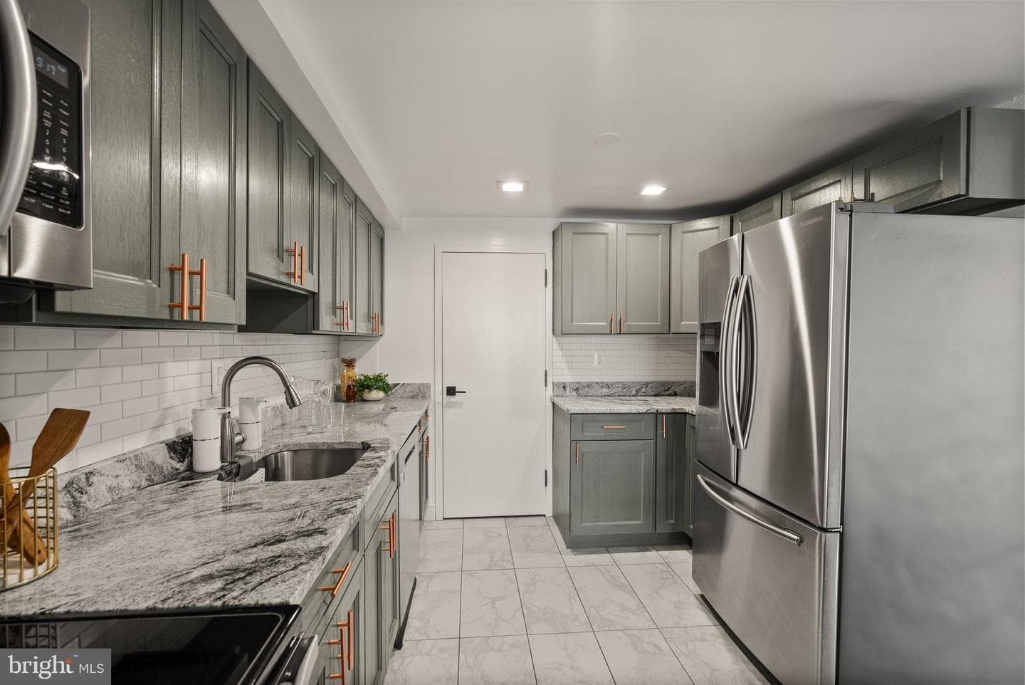 250 S Reynolds Street #801 photo 17