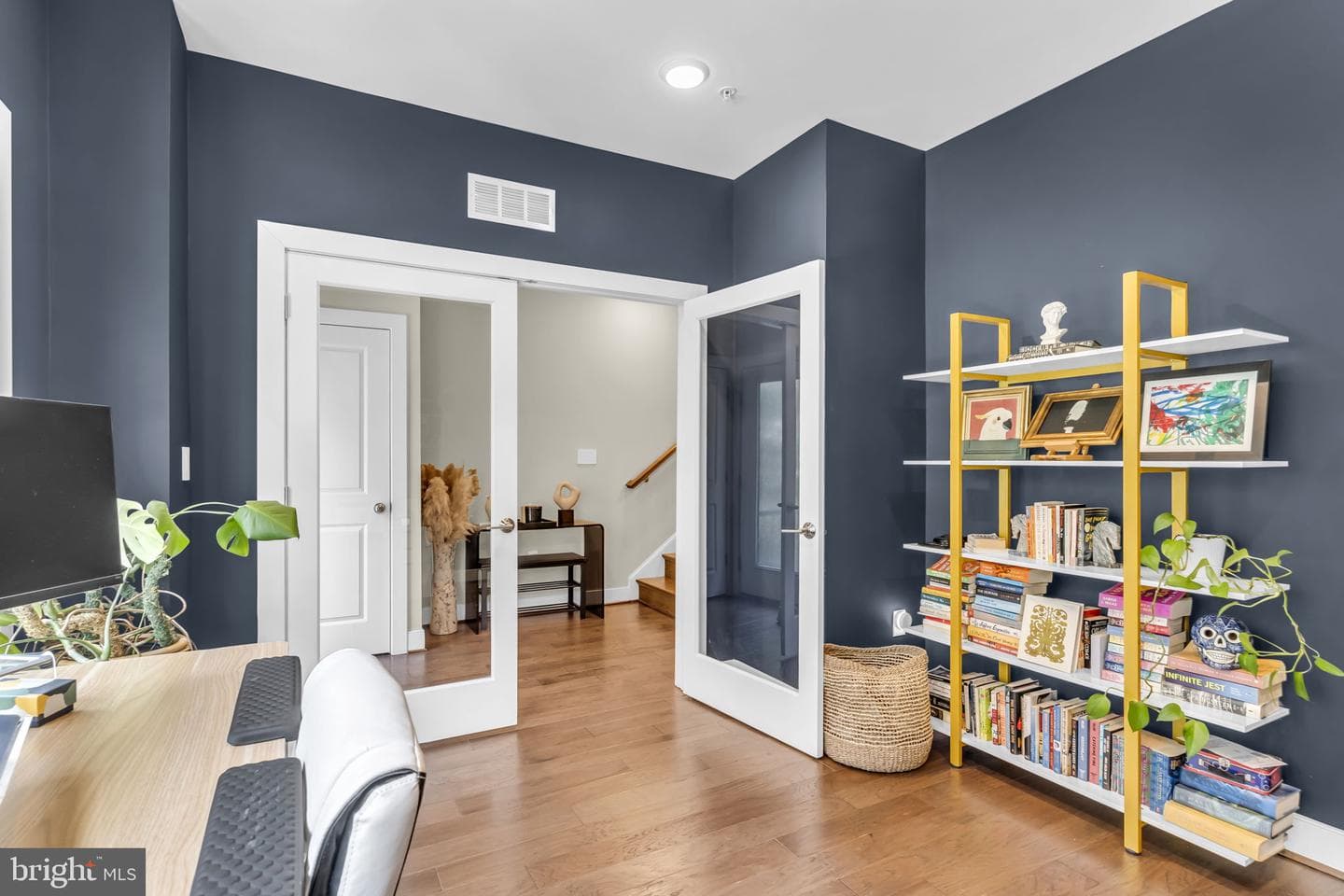 423 Nottoway Walk photo 18