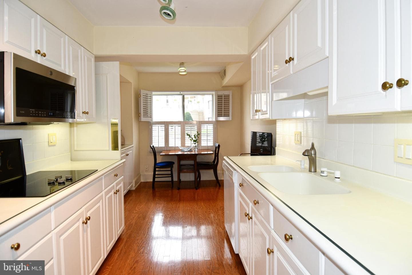 1250 S Washington Street #121 photo 7