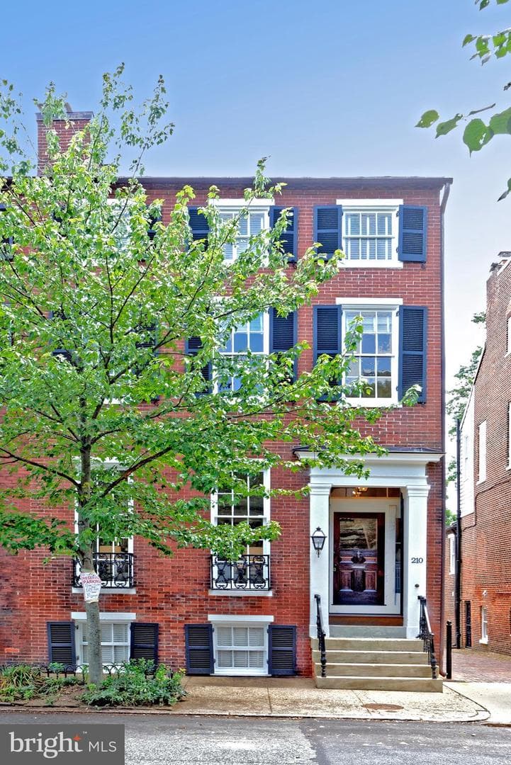 210 S Pitt Street photo 2