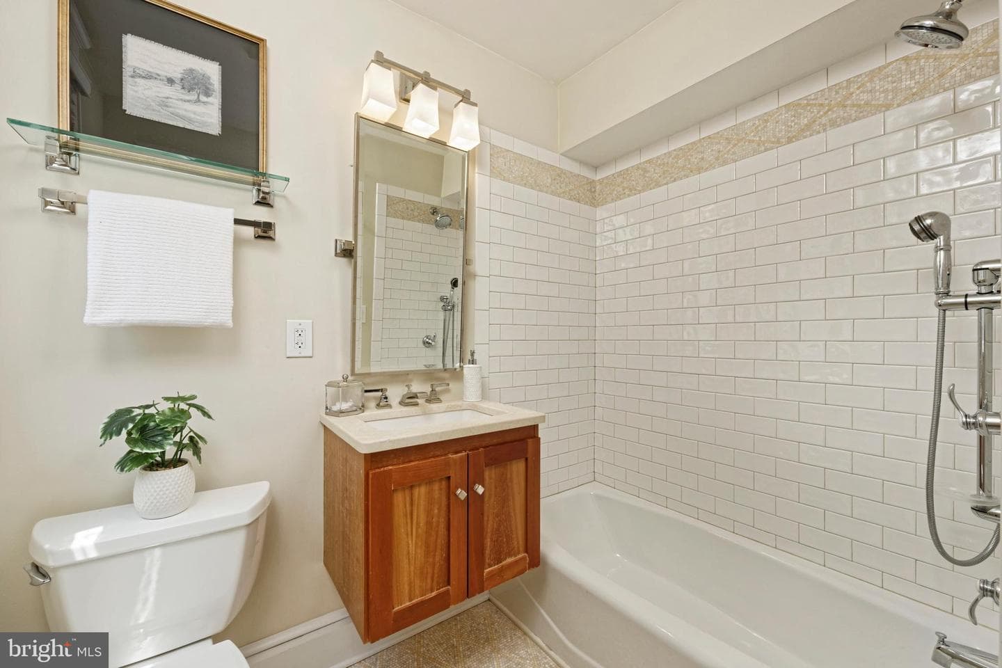 210 S Pitt Street photo 27