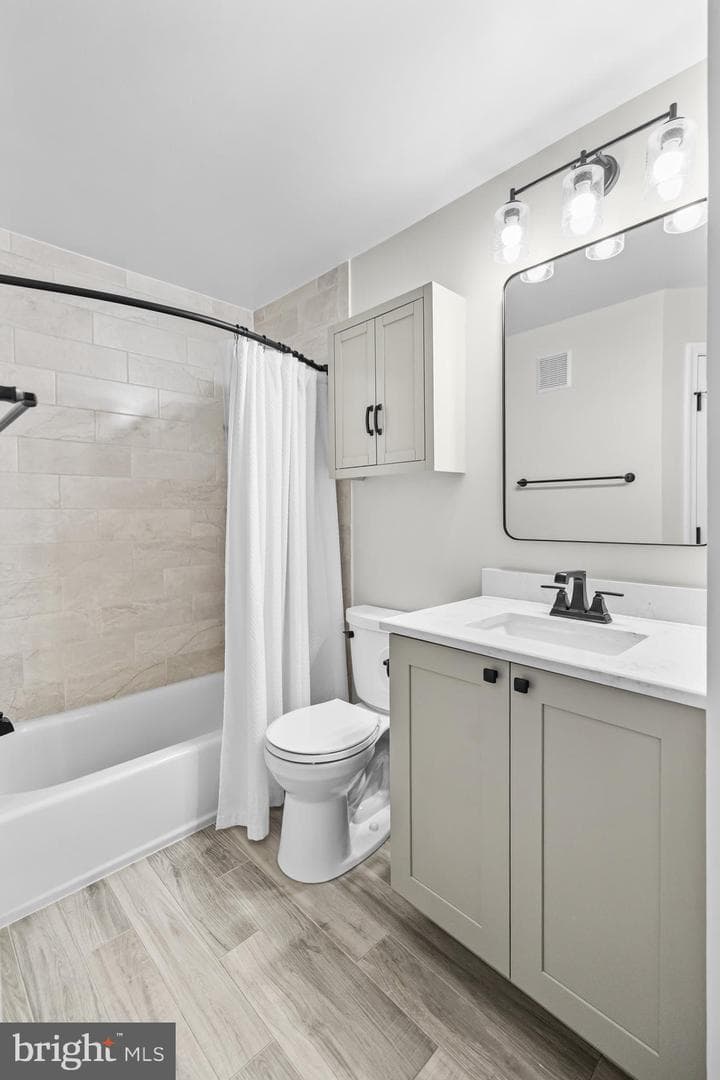 5090 Donovan Drive #102 photo 35