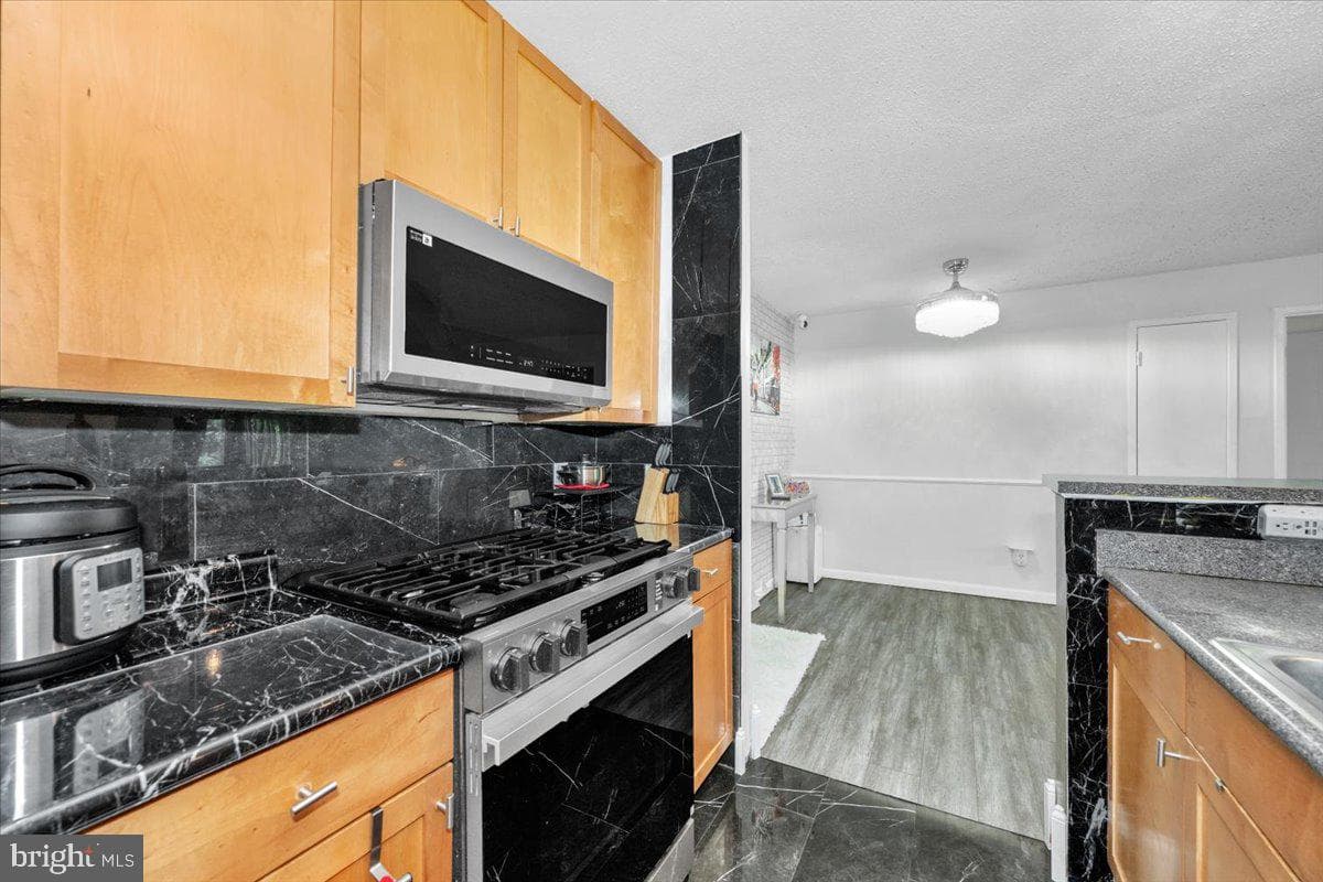 60 S Van Dorn St # 511 photo 25