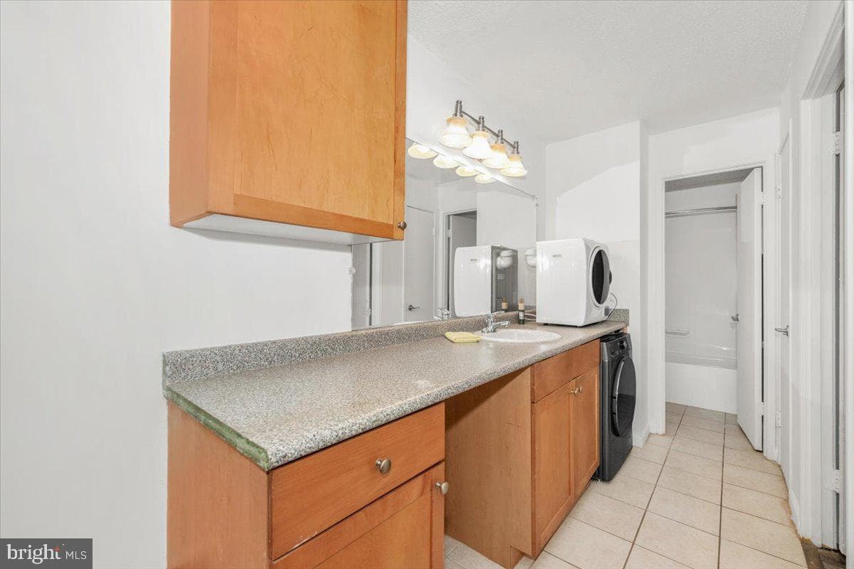 60 S Van Dorn St # 511 photo 40