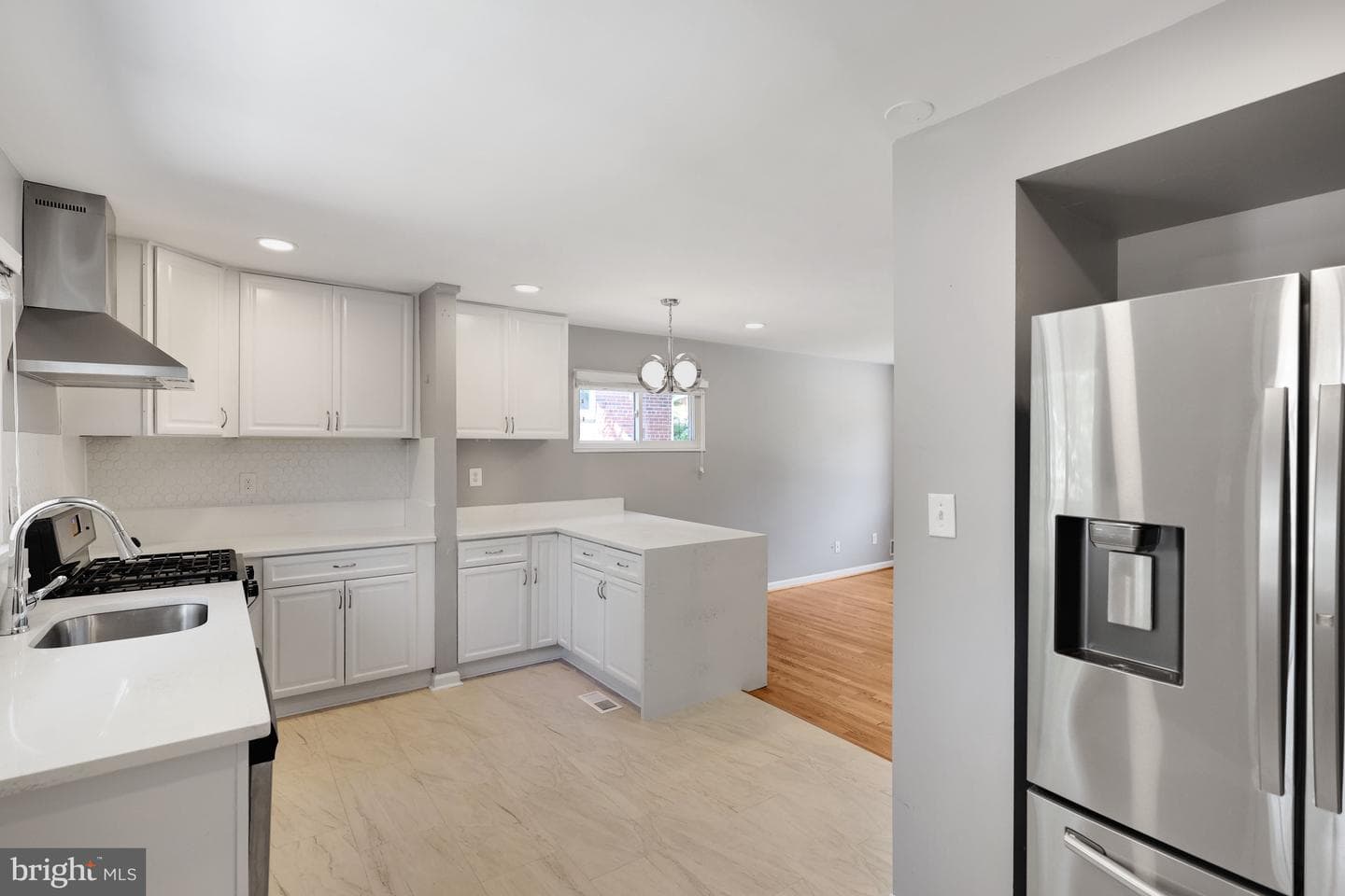 208 N Furman Street photo 11