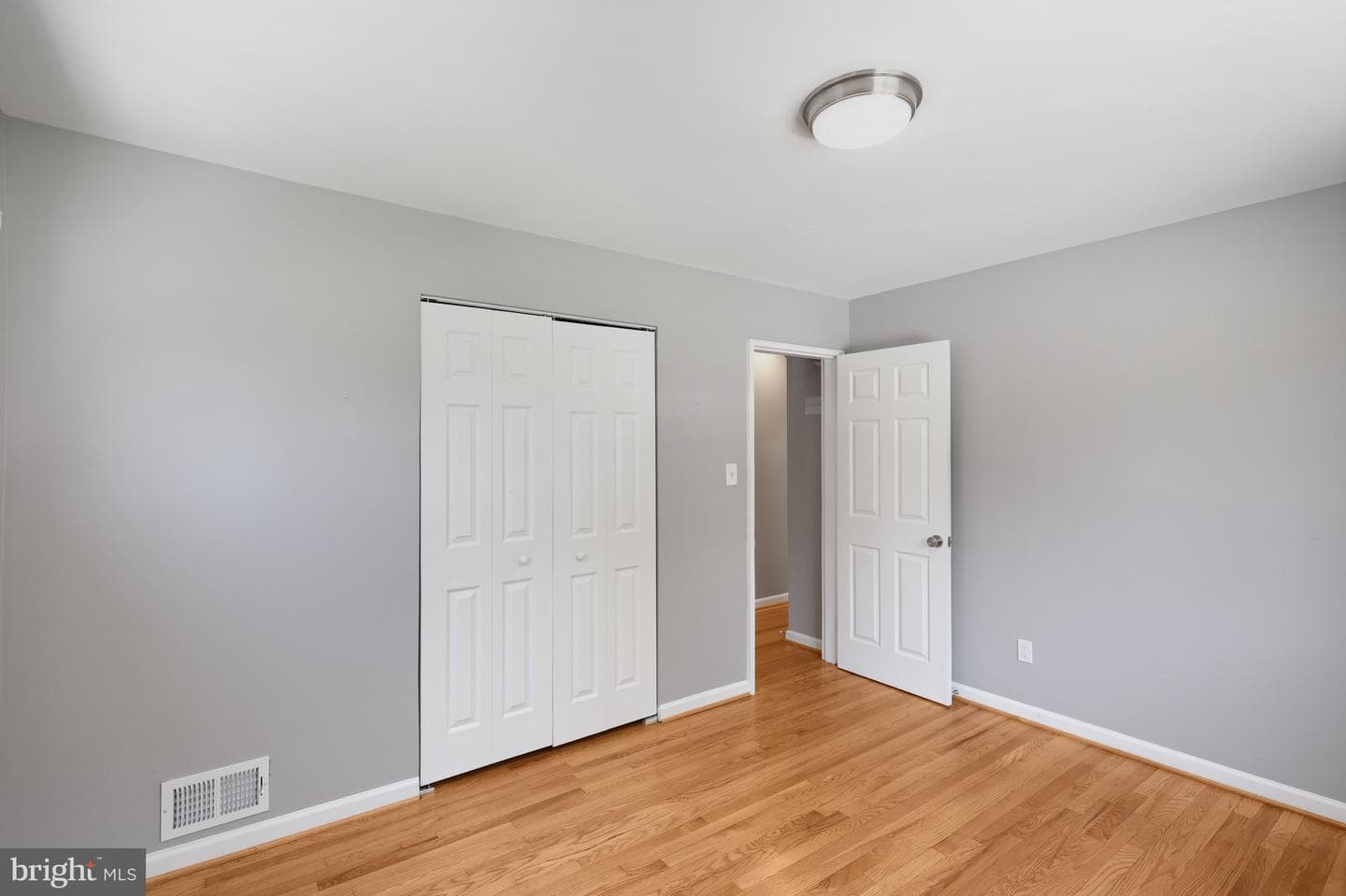 208 N Furman Street photo 17