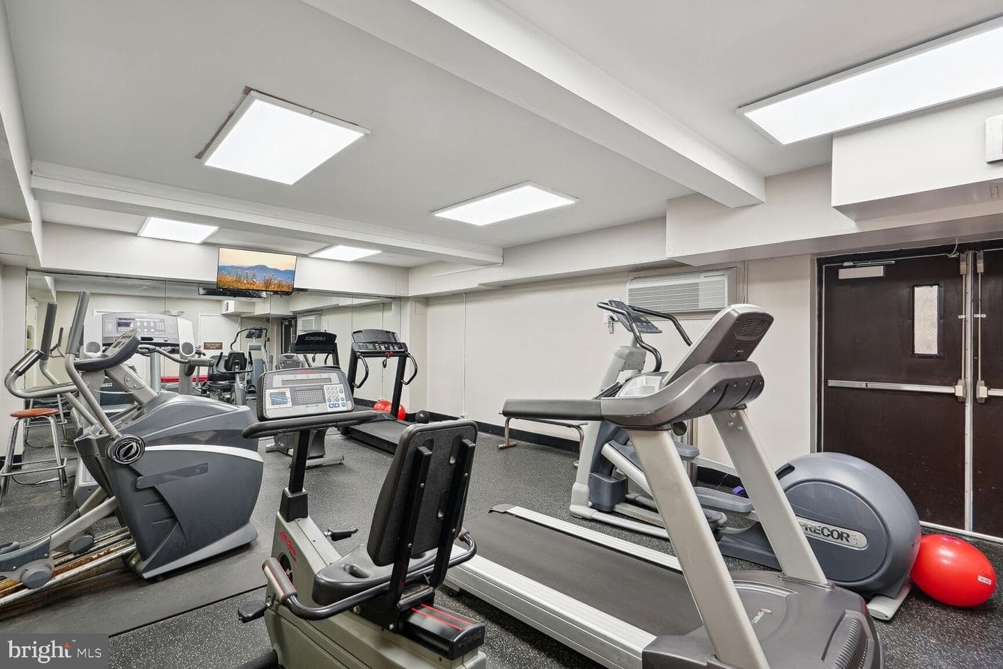 5300 Holmes Run Pkwy # 815 photo 43
