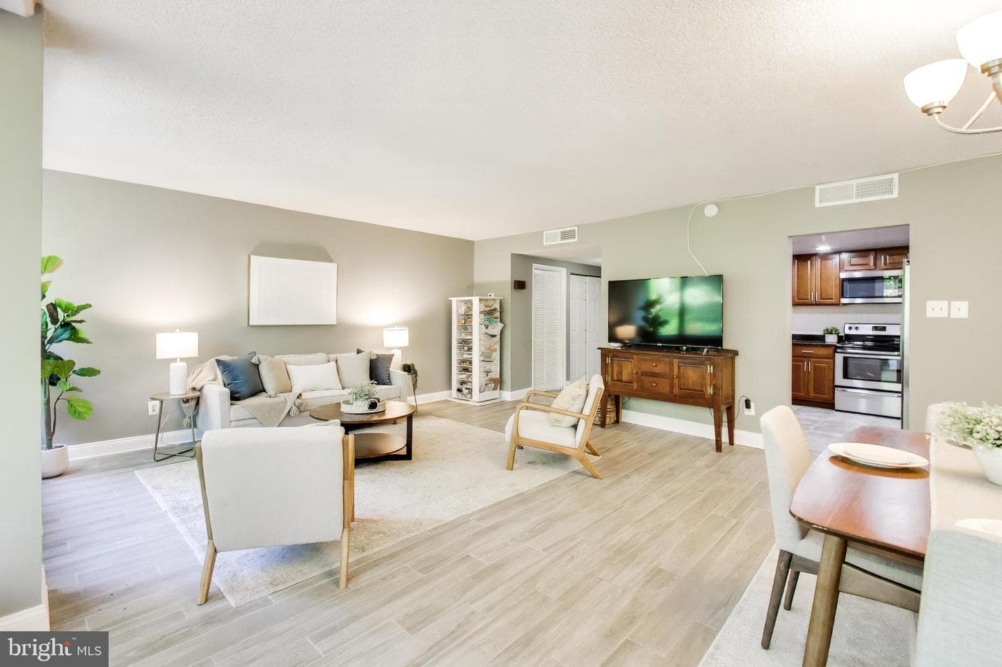 6301 Stevenson Avenue #102 photo 4