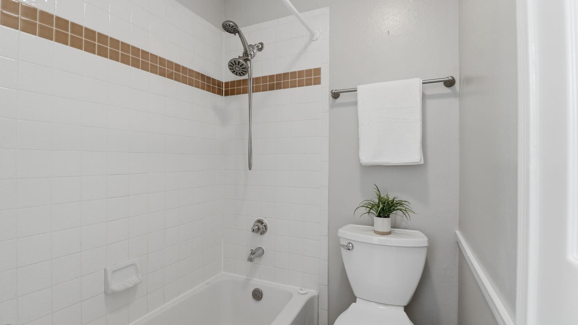 3311 Wyndham Circle #2202 photo 14