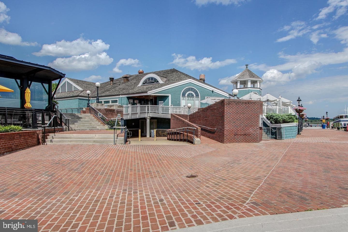 902 Oronoco Street photo 59