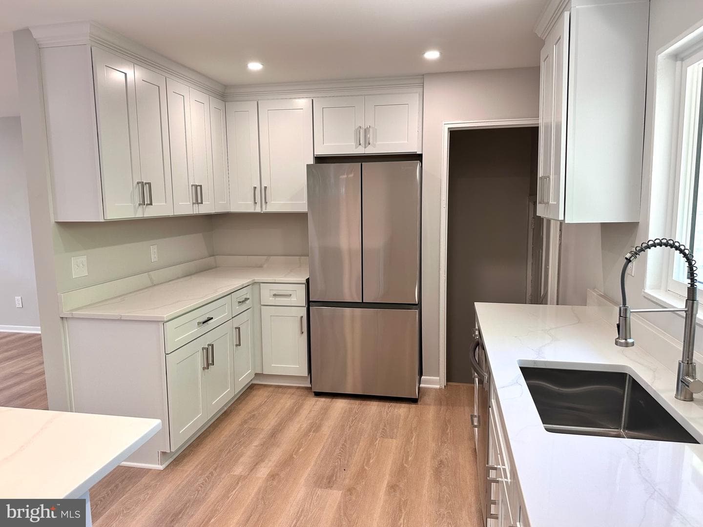 322 N Gordon Street photo 4