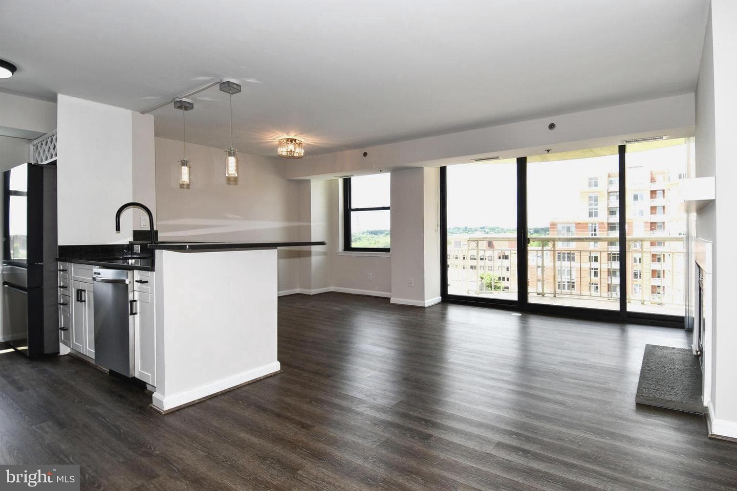 1200 Braddock Place #715 photo 4