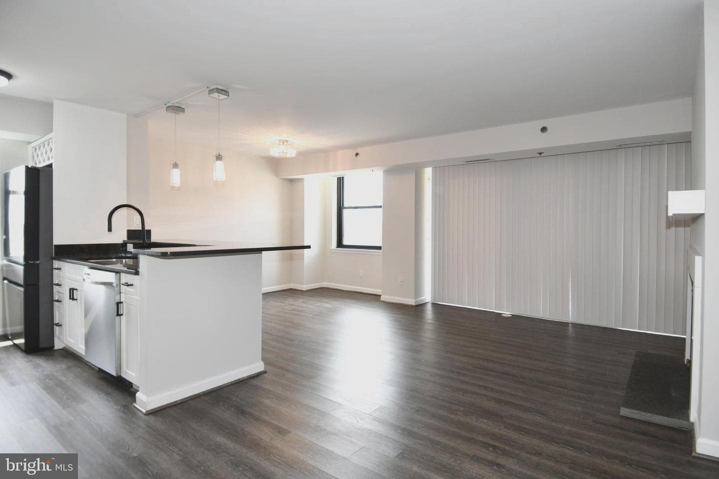 1200 Braddock Place #715 photo 5