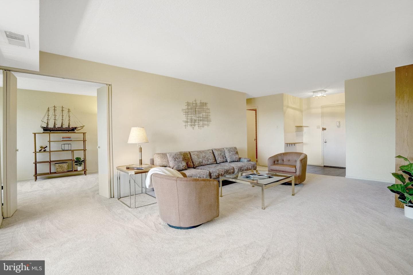 309 Yoakum Pkwy # 1105 photo 13