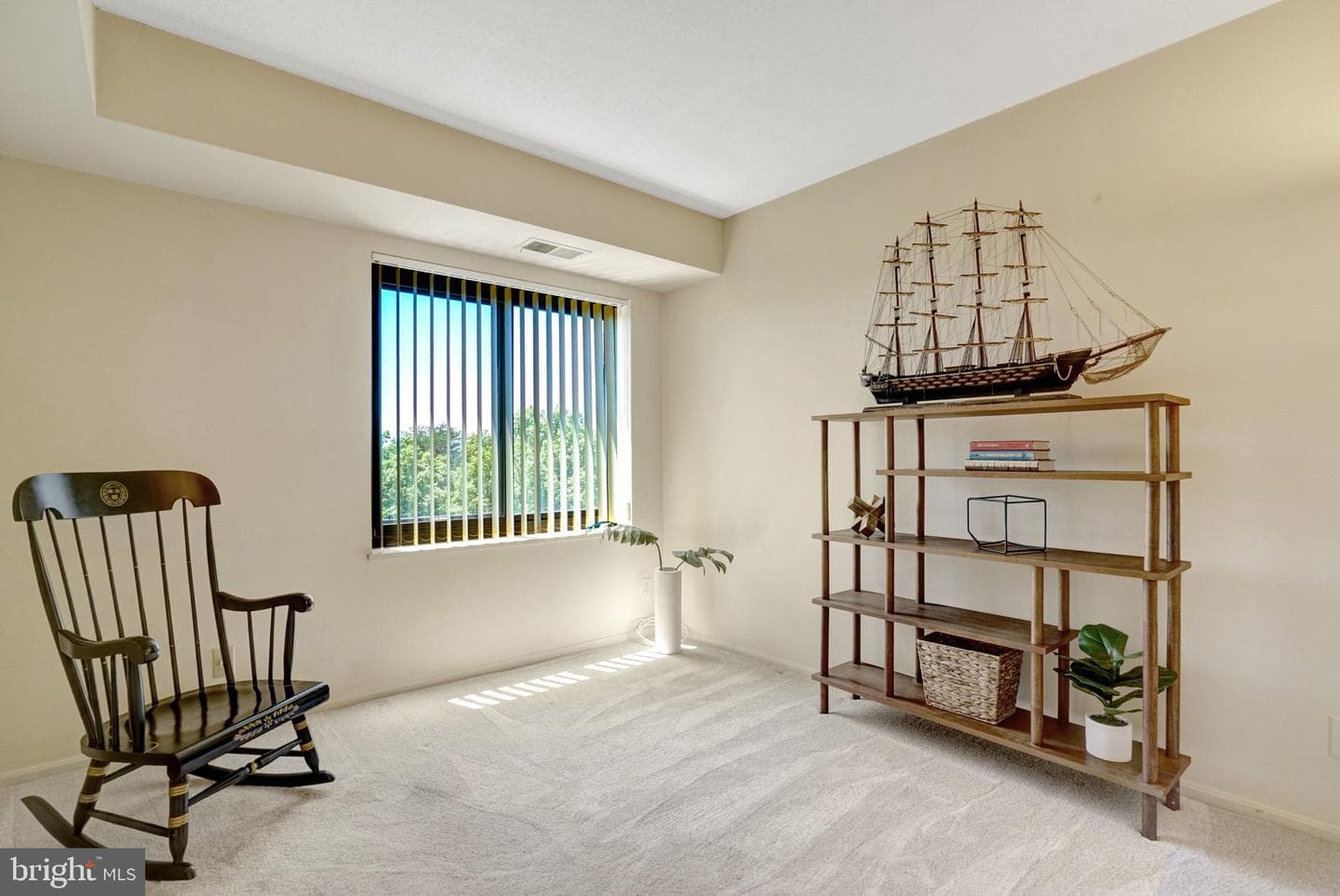 309 Yoakum Pkwy # 1105 photo 15