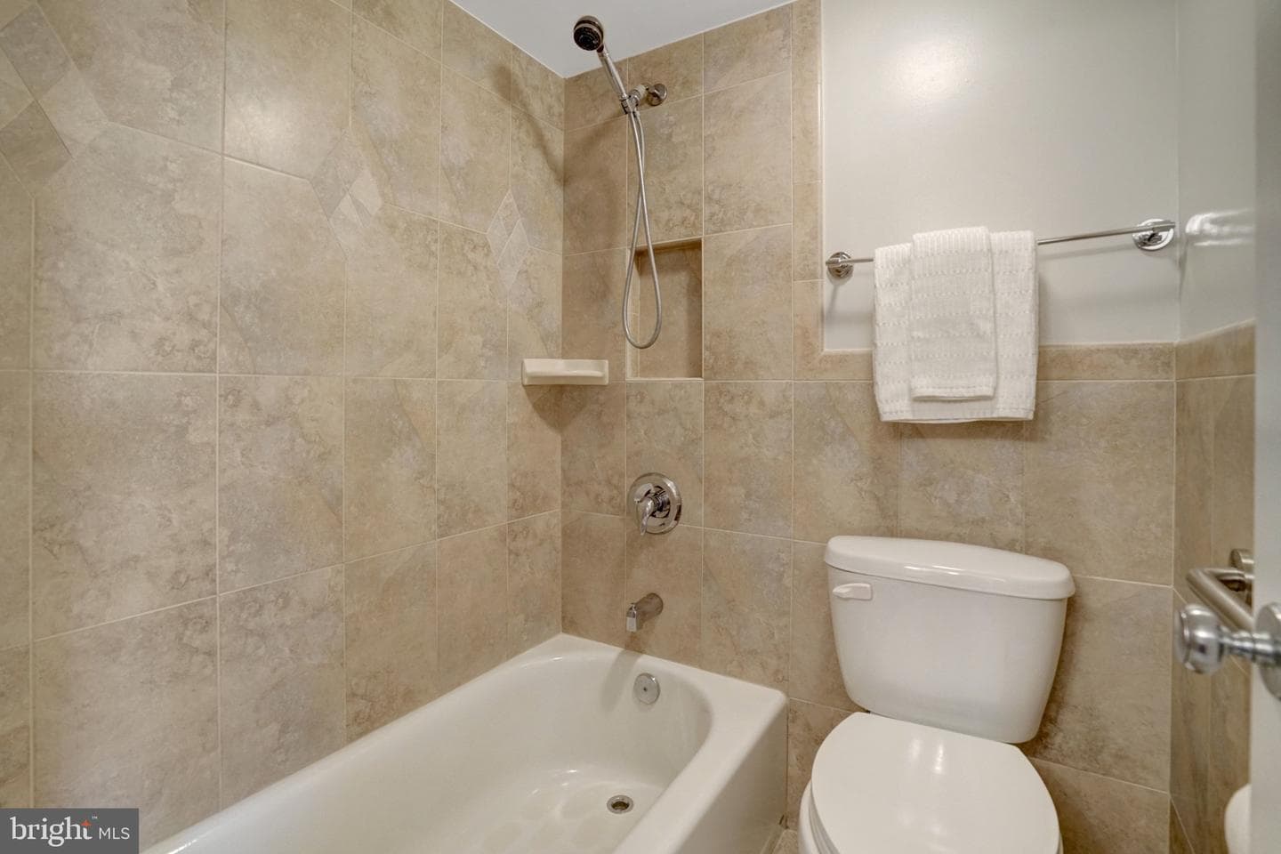 309 Yoakum Pkwy # 1105 photo 23