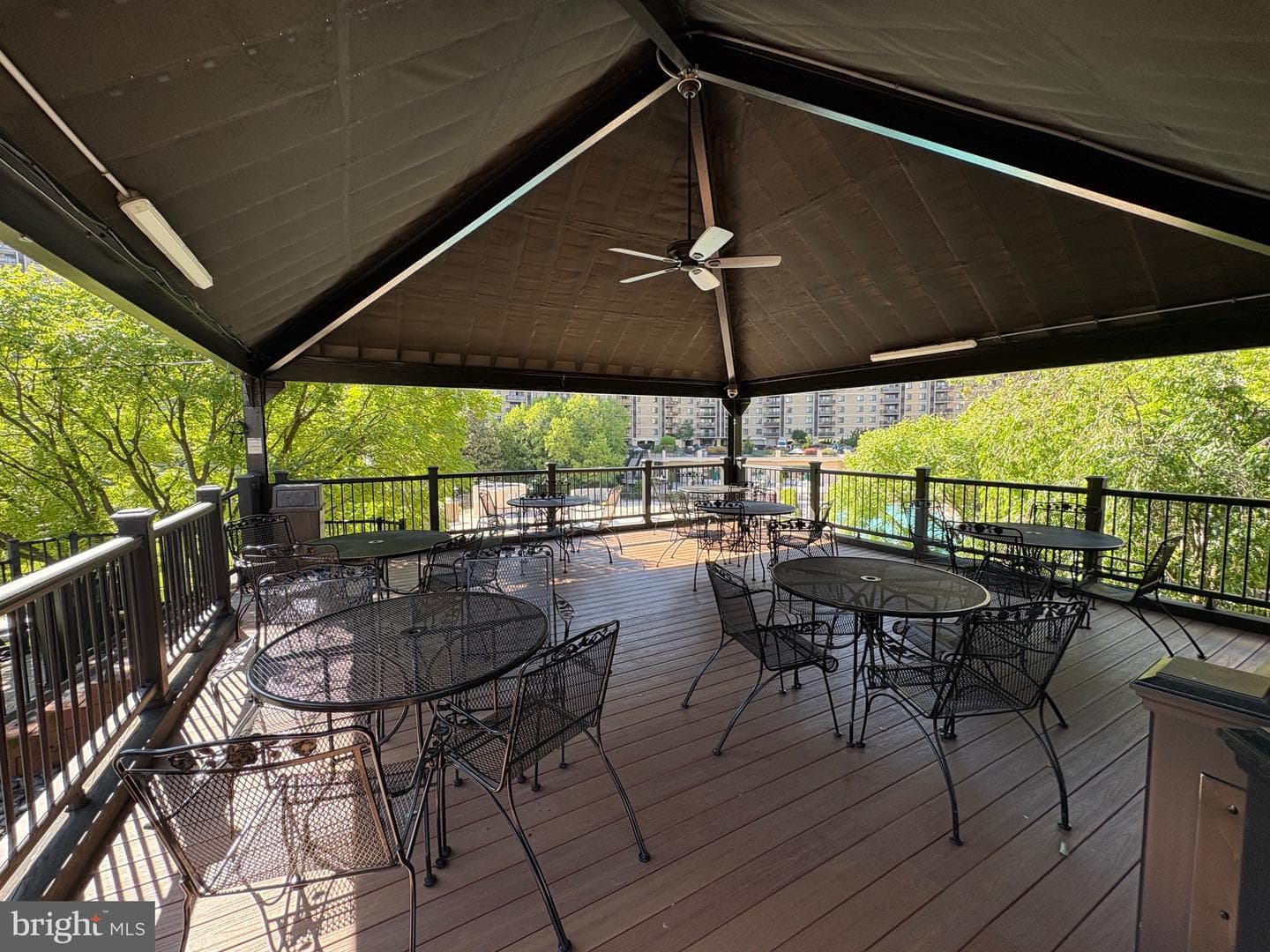 309 Yoakum Pkwy # 1105 photo 27