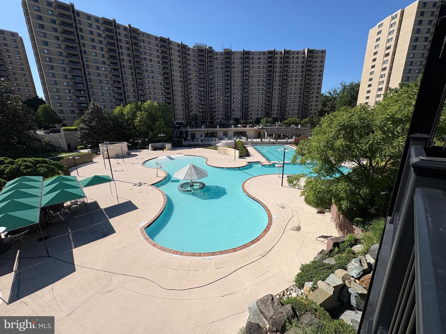 309 Yoakum Pkwy # 1105 photo 28