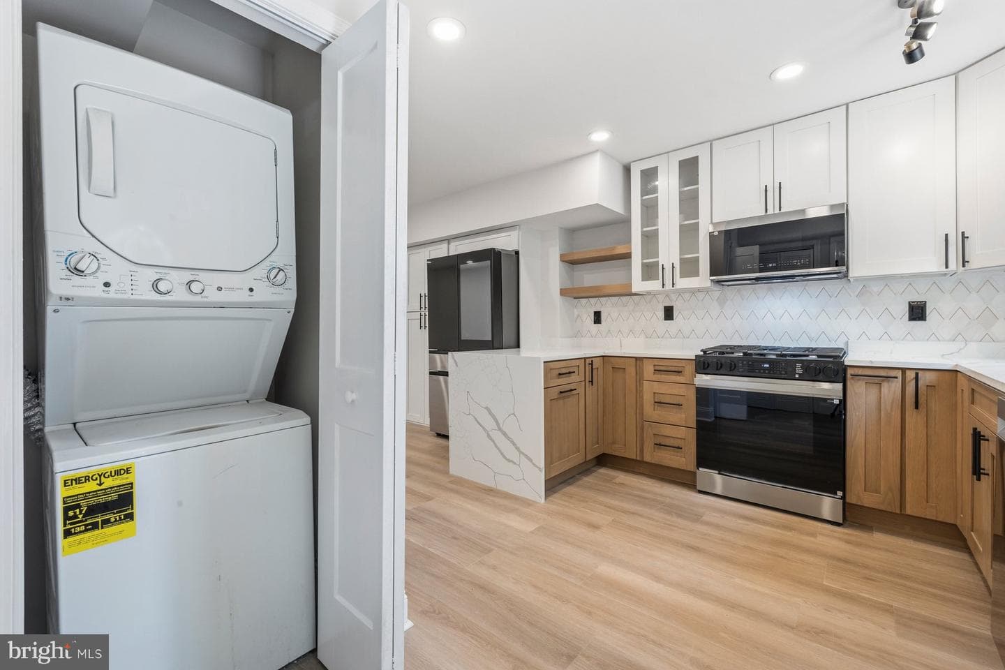 1004 Colonial Avenue photo 11