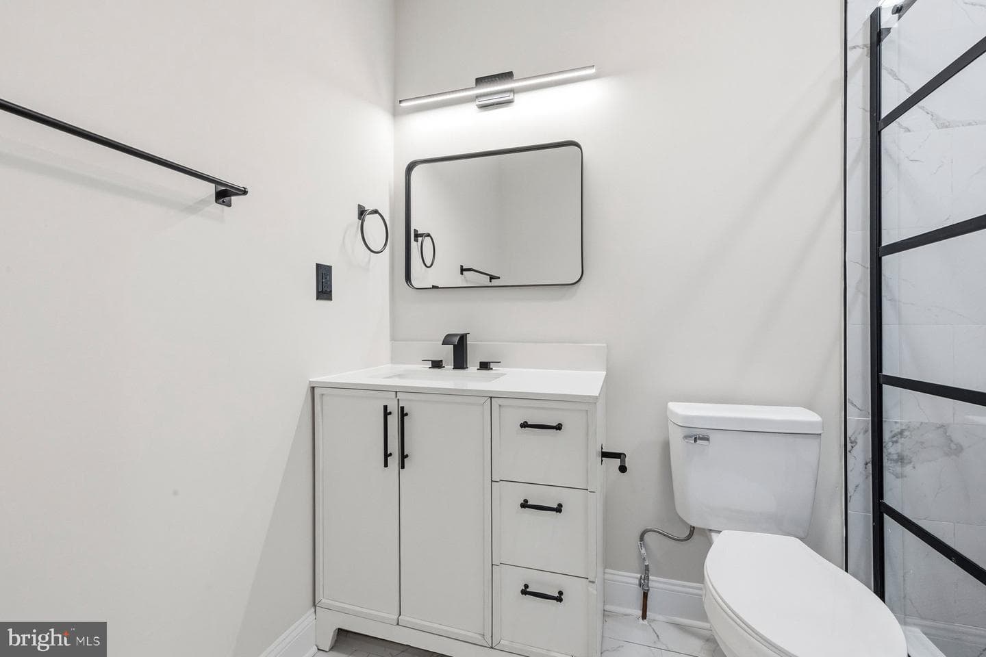 1004 Colonial Avenue photo 18