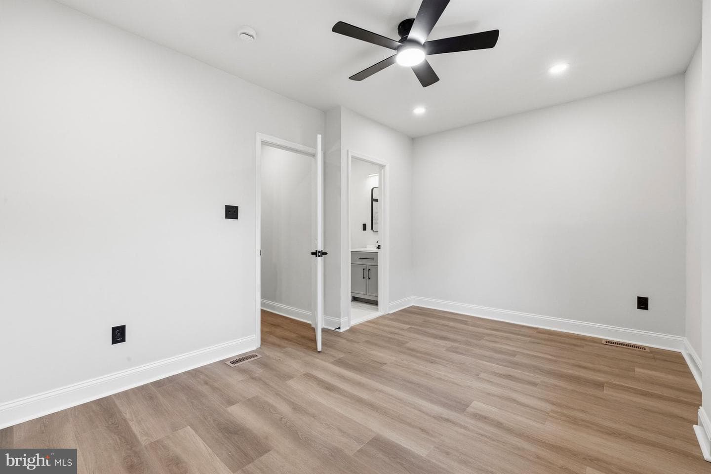 1004 Colonial Avenue photo 21