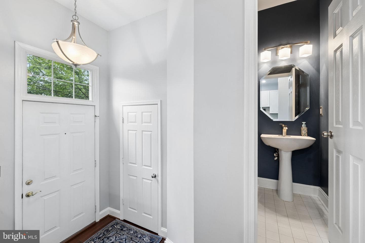 3911 Charles Avenue photo 4