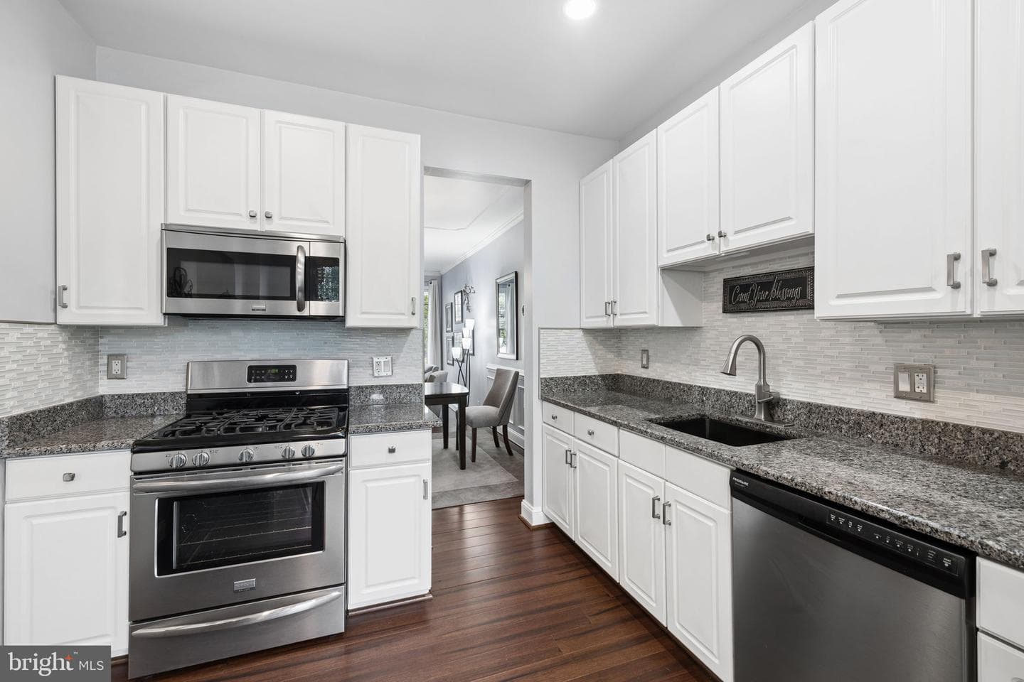 3911 Charles Avenue photo 6