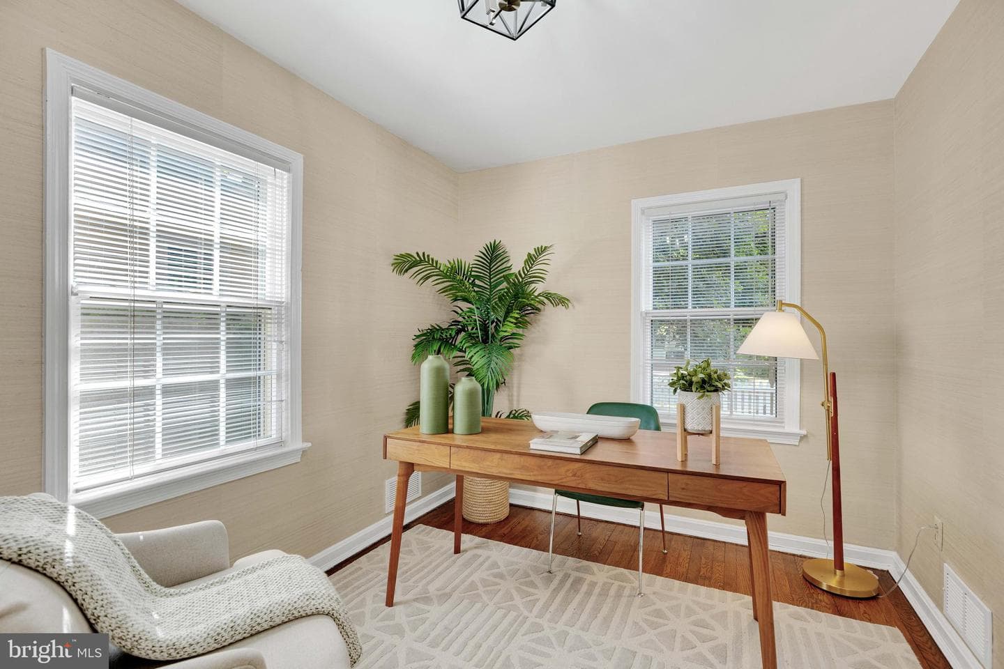 4 E Walnut Street photo 24