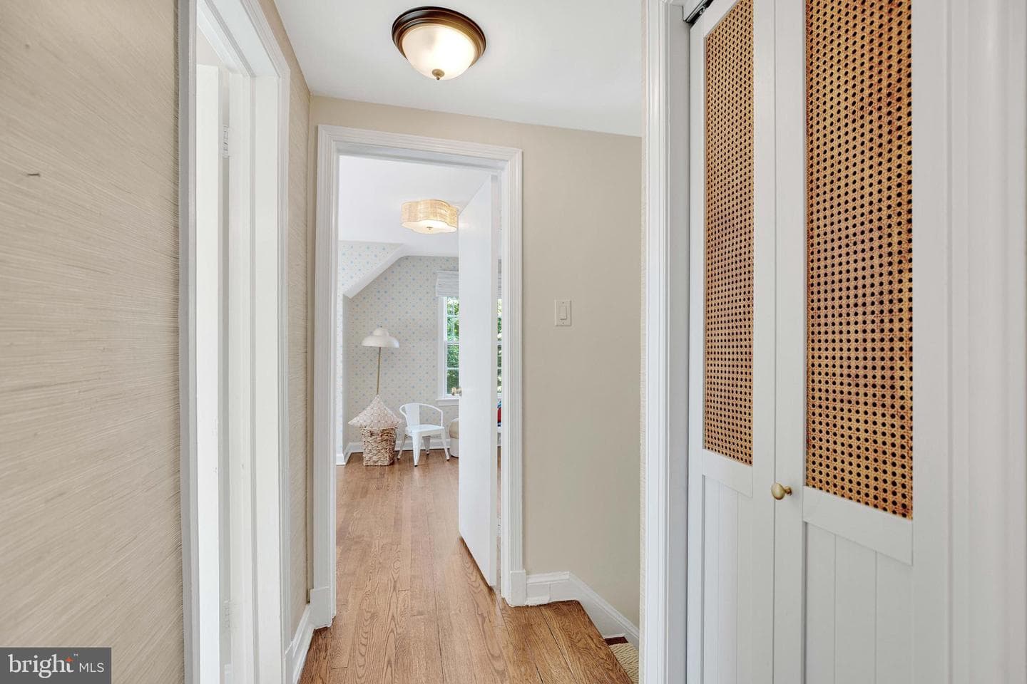 4 E Walnut Street photo 35