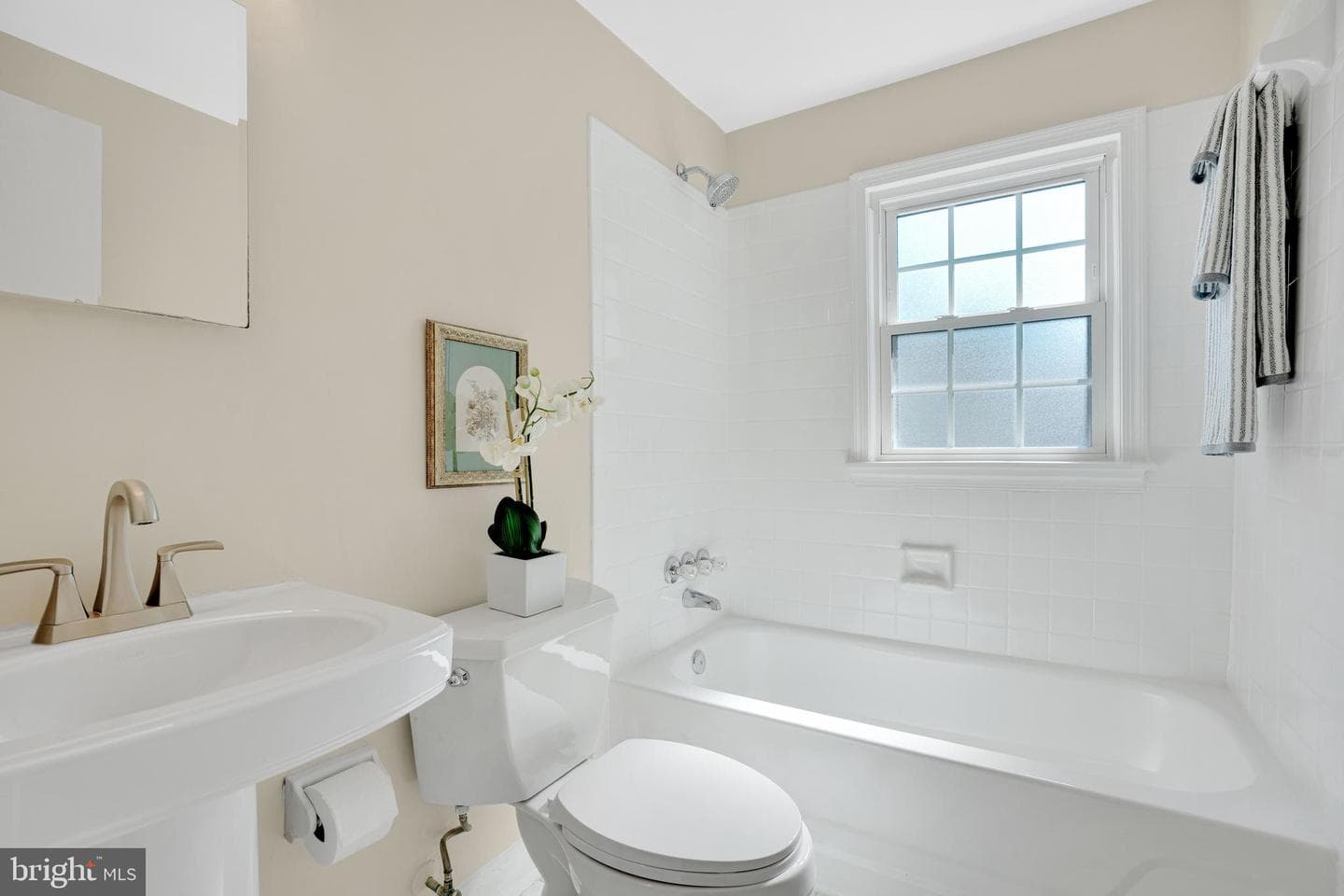 4 E Walnut Street photo 36