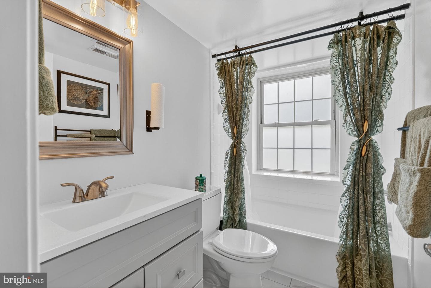 1301 E Abingdon Dr # 1 photo 4