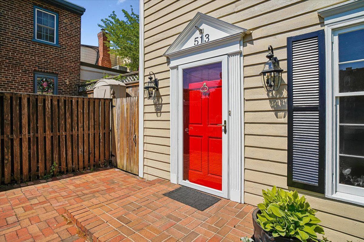 513 Franklin Street photo 2