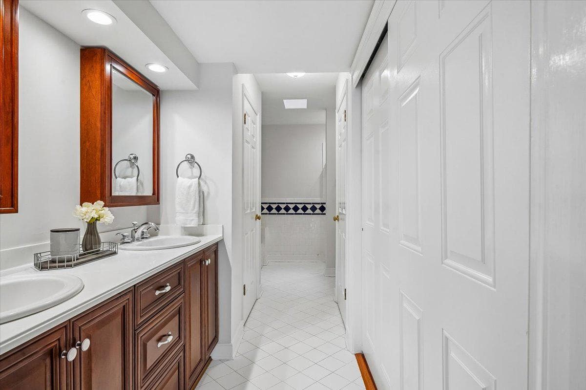 513 Franklin Street photo 26