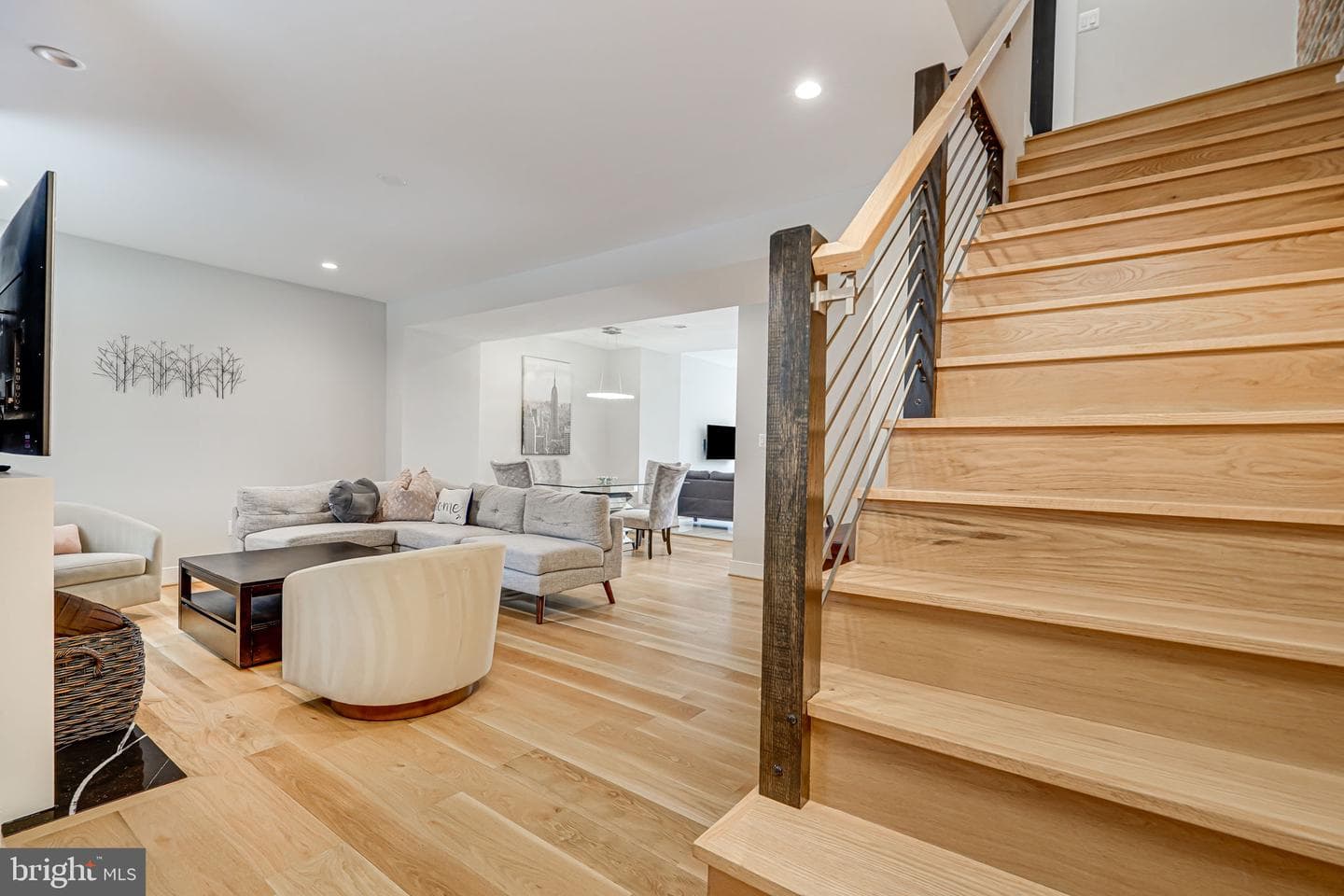 1015 Duke Street photo 3