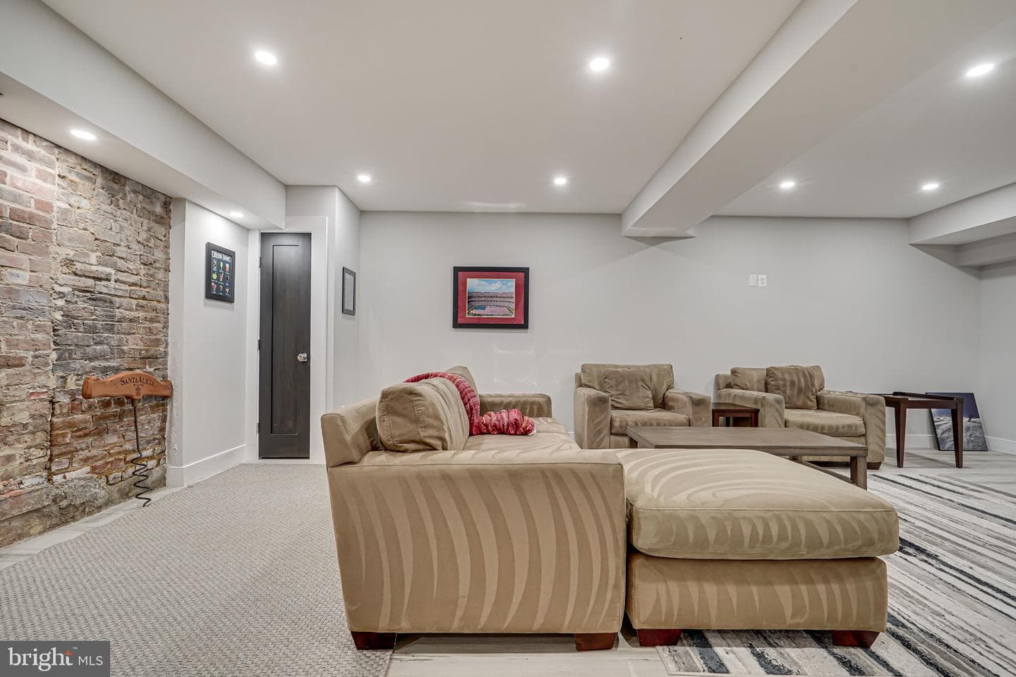 1015 Duke Street photo 37